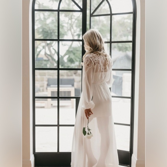 LE ROSE BRIDAL ROBE - Picture 2 of 3